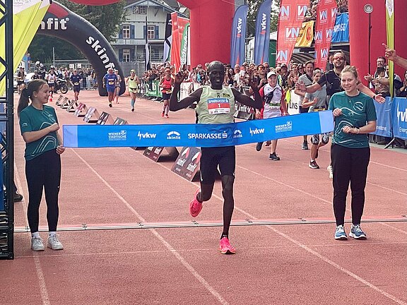 Stadion Rote Erde steht der Leichtathletik im Sommer nicht zur